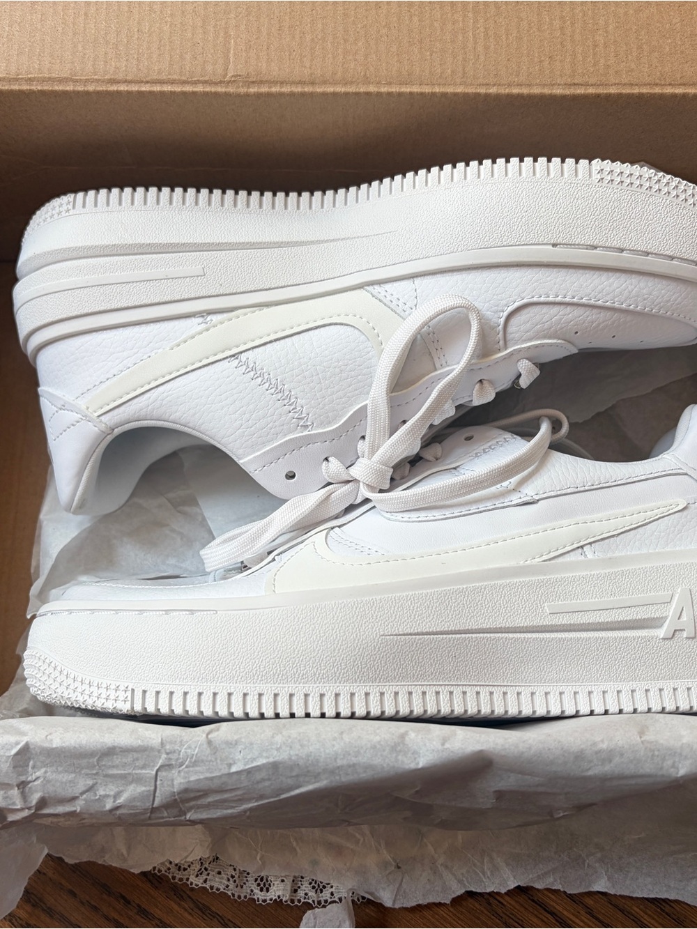 Nike Women’s Air Force Ones Triple White Size 7 New